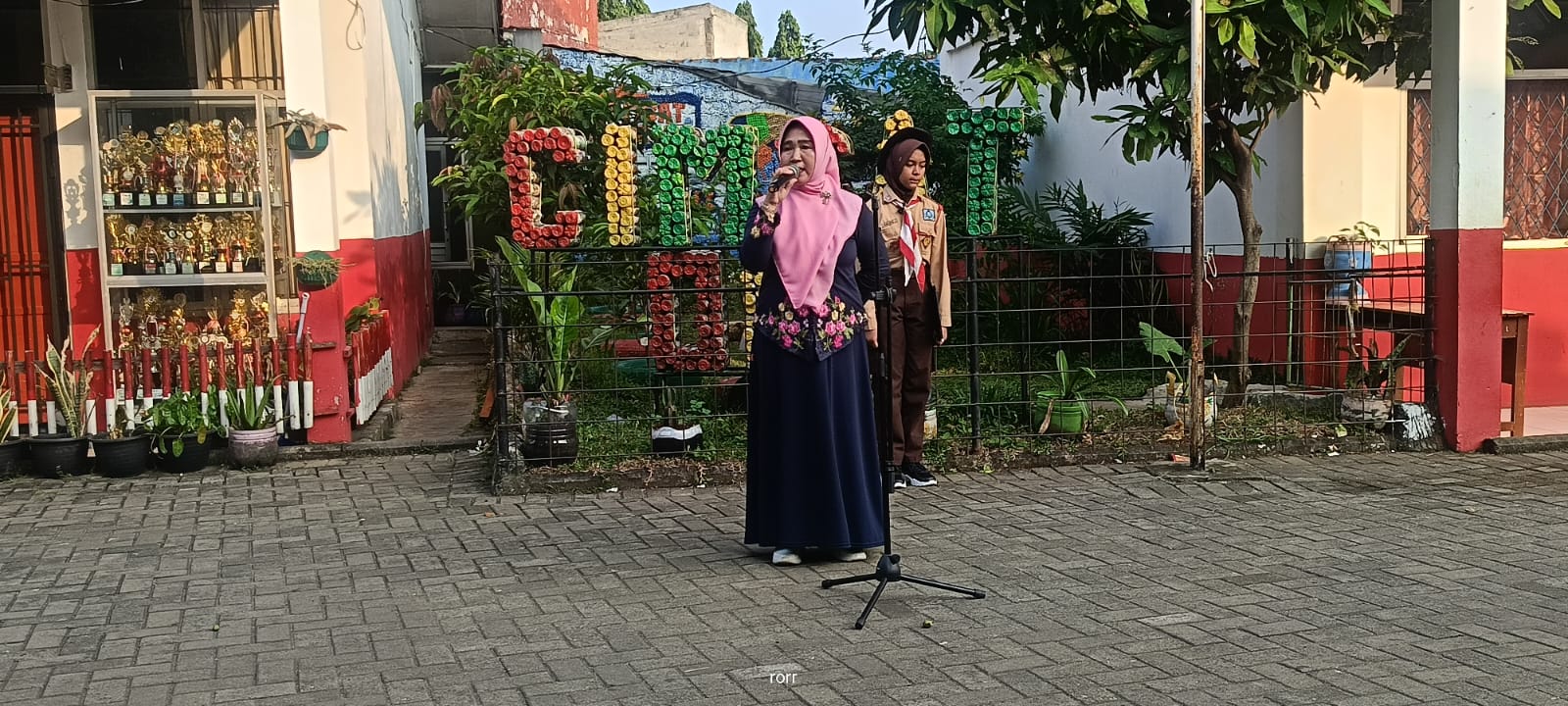 SD Negeri Cimanggis 01 dan SD Negeri Cimanggis 03 Gelar Upacara Gabungan Hari Anak Nasional 2026, Tanamkan Nilai Saling Menghormati dan Cinta Tanah Air